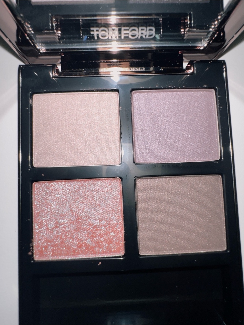 New Tom Ford Eye Color Quad Eyeshadow Palette - 27 Virgin Orchid - Picture 3 of 6